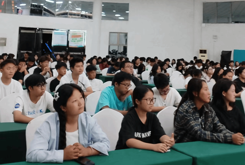 计应入学教育4.png
